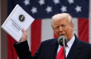 ডোনাল্ড ট্রাম্প শুল্ককর আরোপের চিঠি পাঠালেন ১৪ টি দেশে