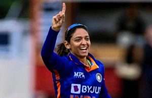 খেলার মাঠে মেয়েদের নজর কাড়া ইতিহাস
